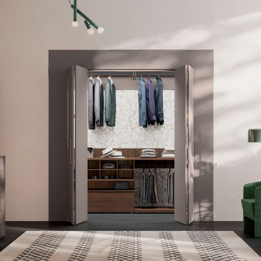 Alea walk-in closet with folding door portal Orme